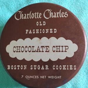 Brown Chocolate Chip Cookie Tin - Vintage-Style Decor